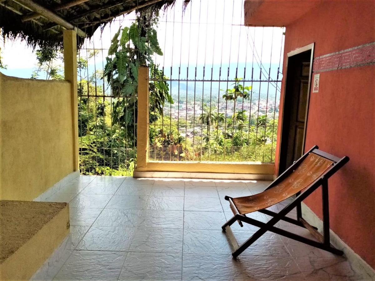 Hostal Tena Naui Zewnętrze zdjęcie