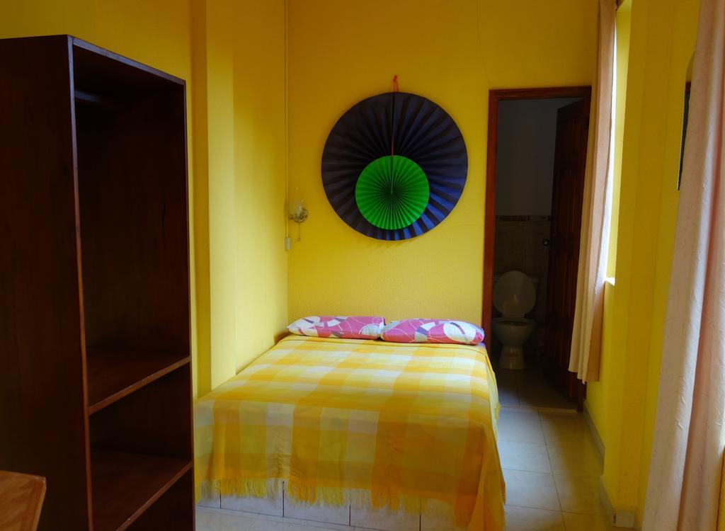 Hostal Tena Naui Zewnętrze zdjęcie