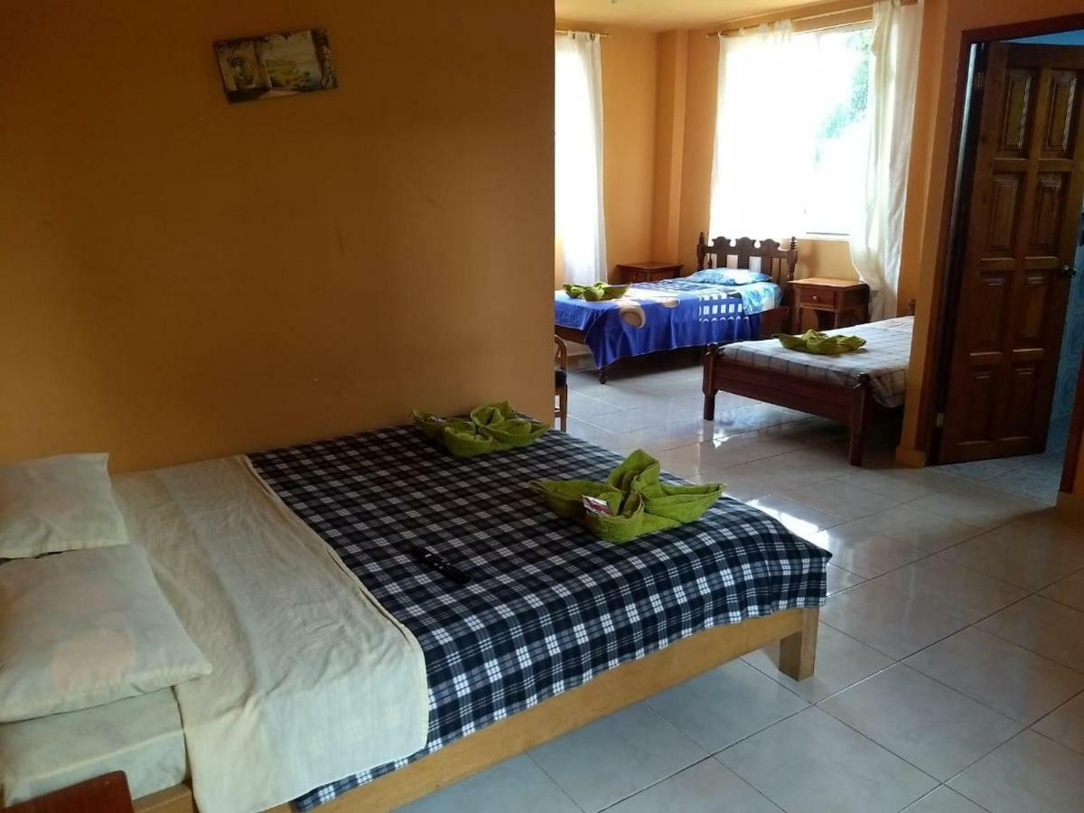 Hostal Tena Naui Zewnętrze zdjęcie