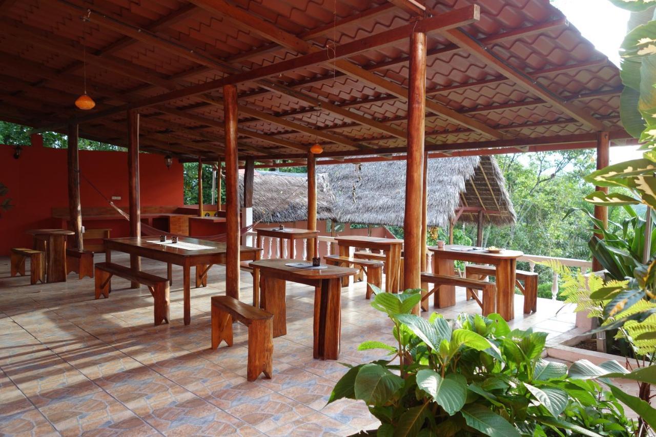 Hostal Tena Naui Zewnętrze zdjęcie